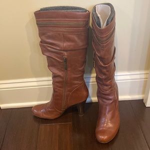 Guess brown boots